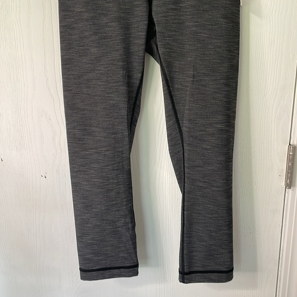 Lululemon Align Like New Gray Capris Leggings size 4 - Picture 4 of 6